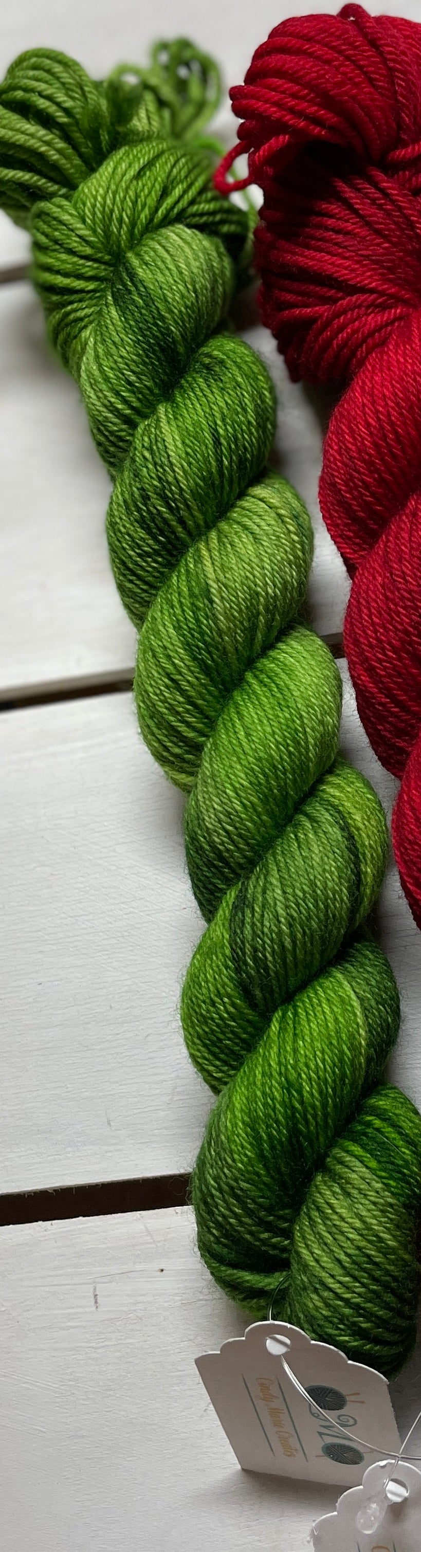 Holly, Christmas green, 1/2 skein