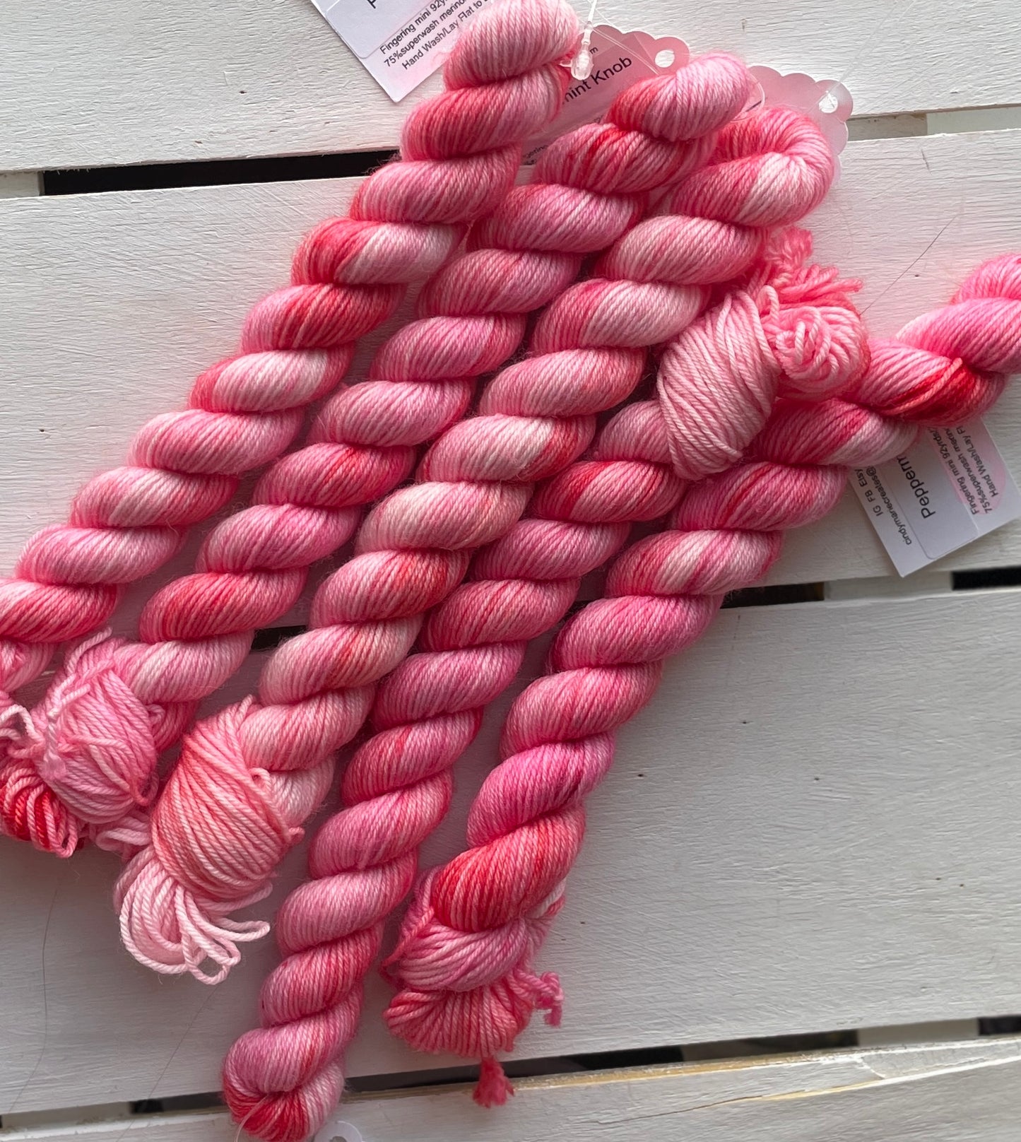 Peppermint Knob Mini, fingering superwash merino