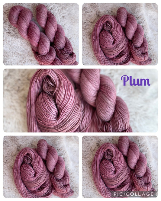 Plum, fingering weight, superwash merino wool